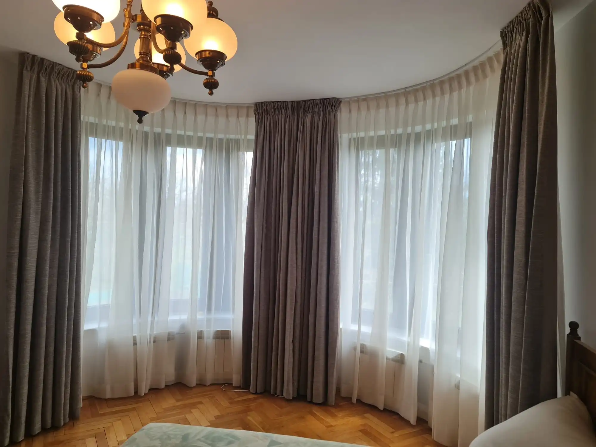 Perdele și draperii – Eleganță și confort pentru orice spațiu