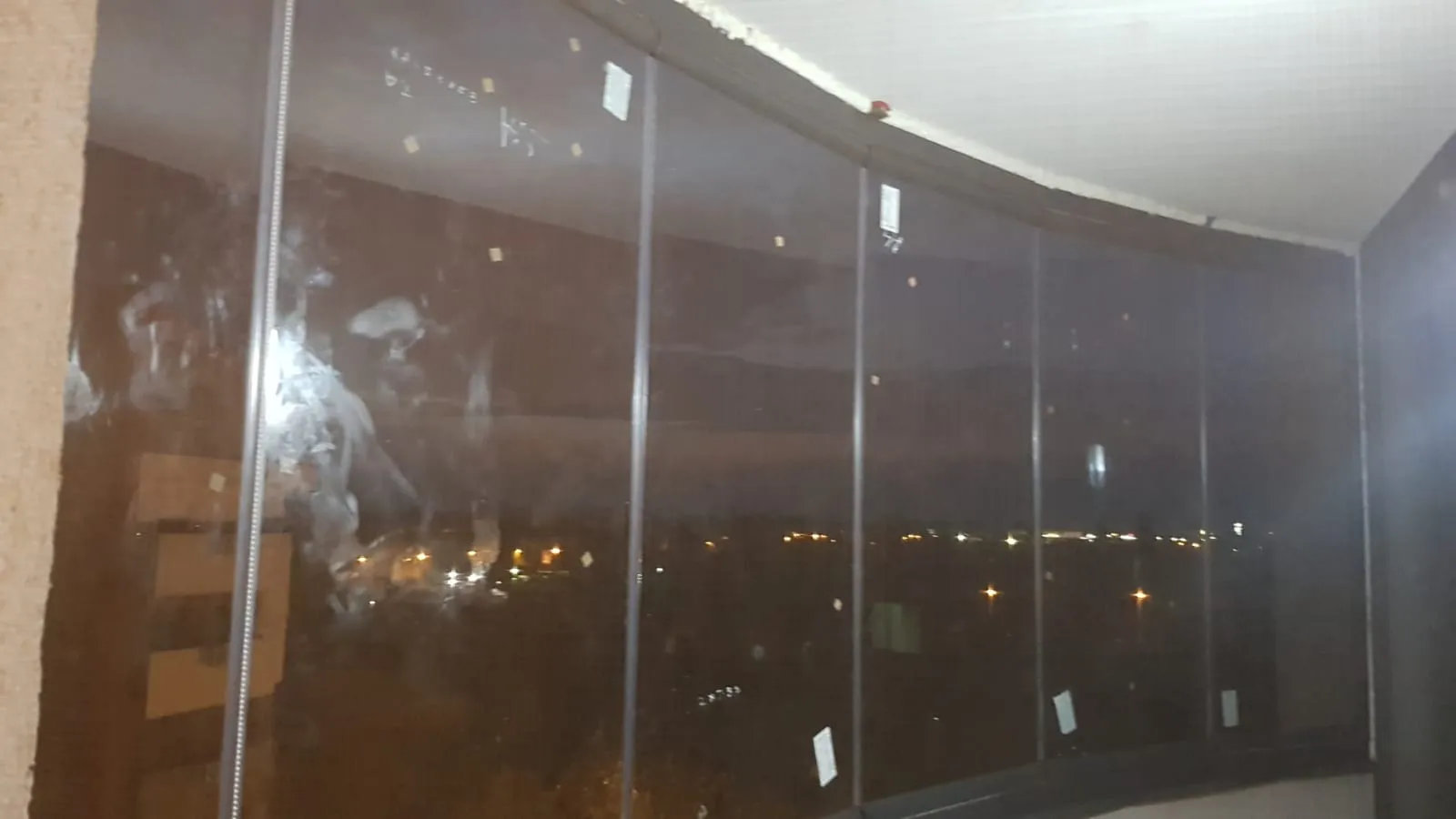 Închideri Balcoane cu Sticlă Securizată
