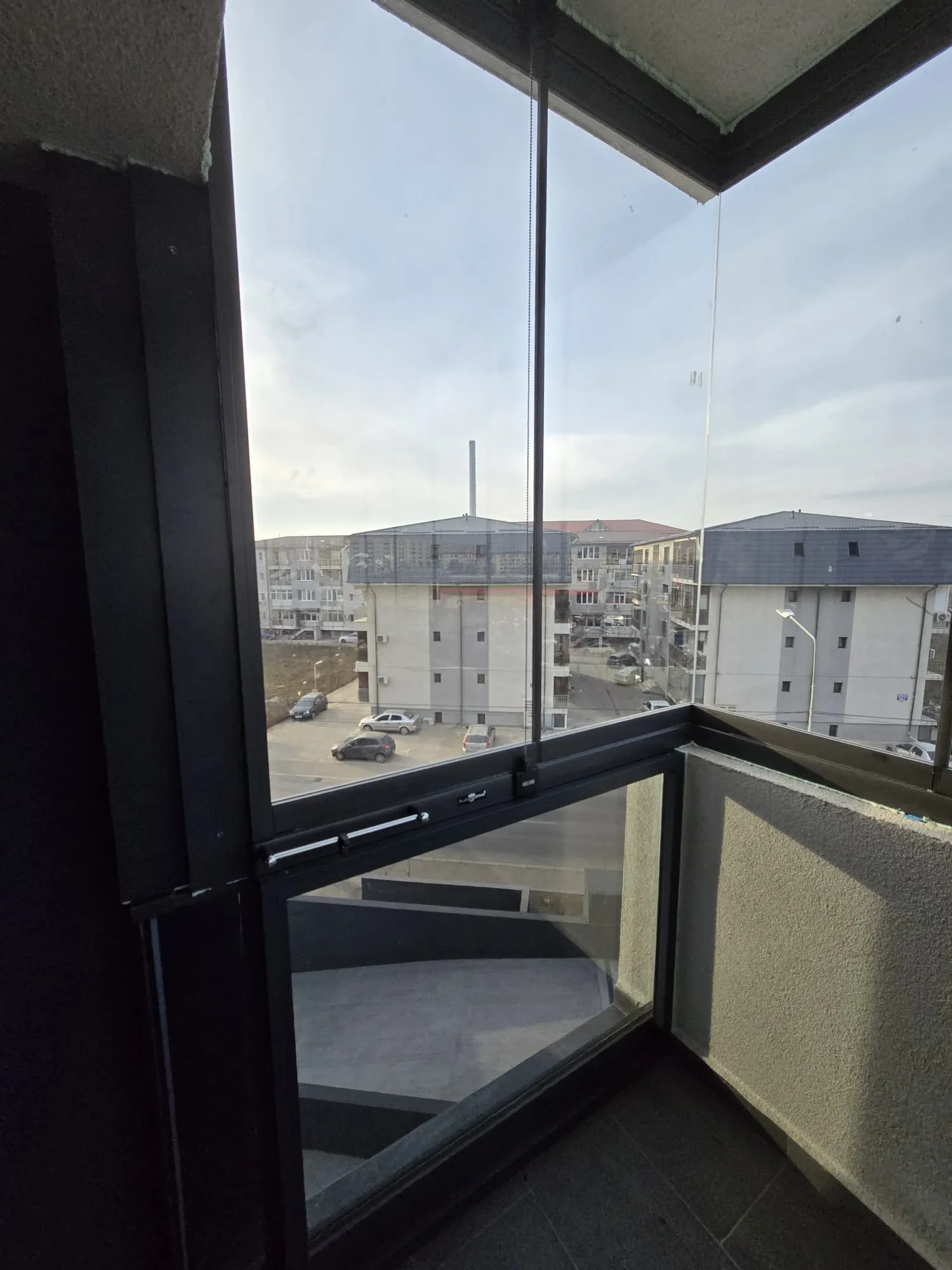 Închideri Balcoane cu Sticlă Securizată