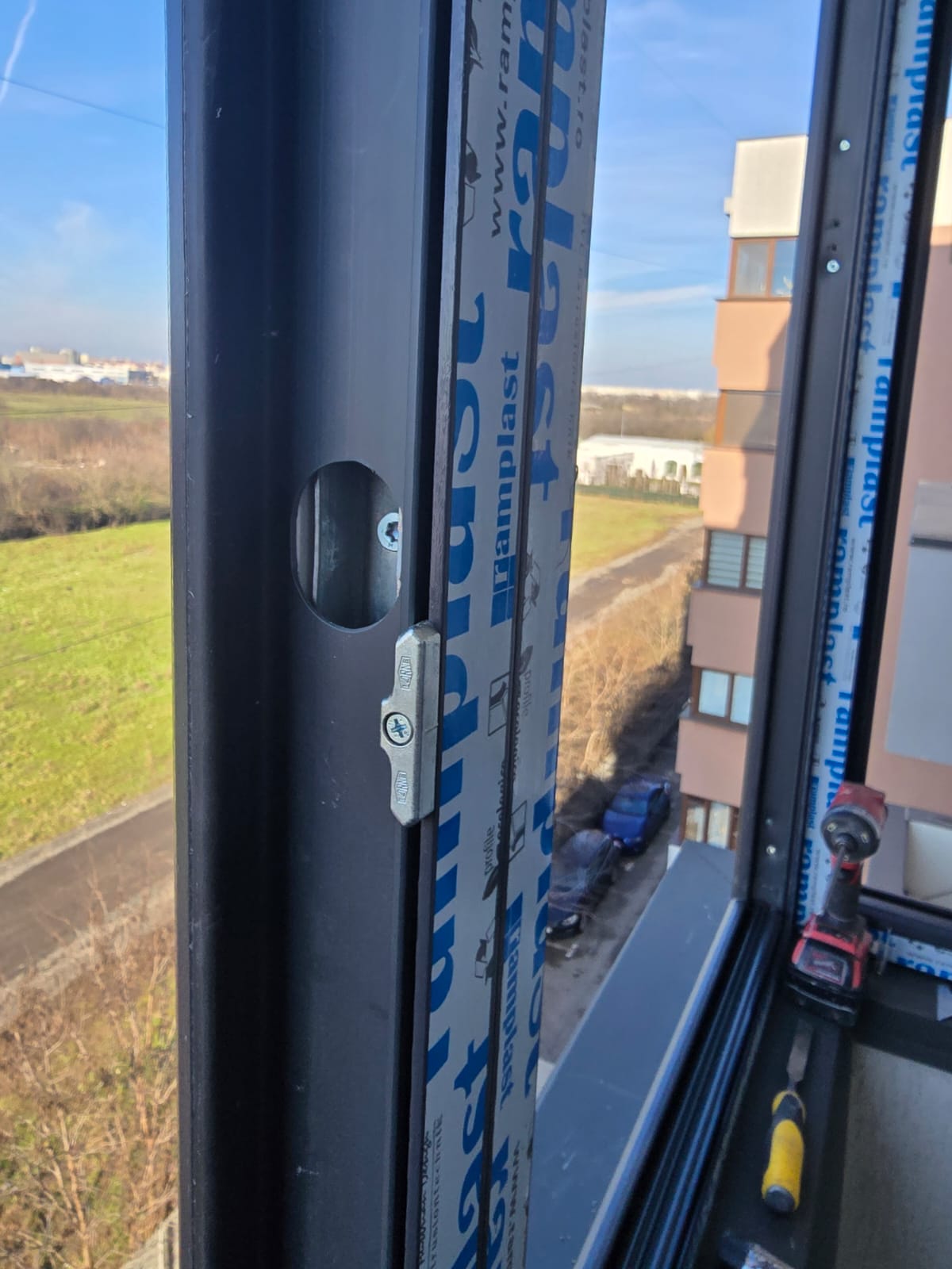 Tâmplărie PVC și Aluminiu