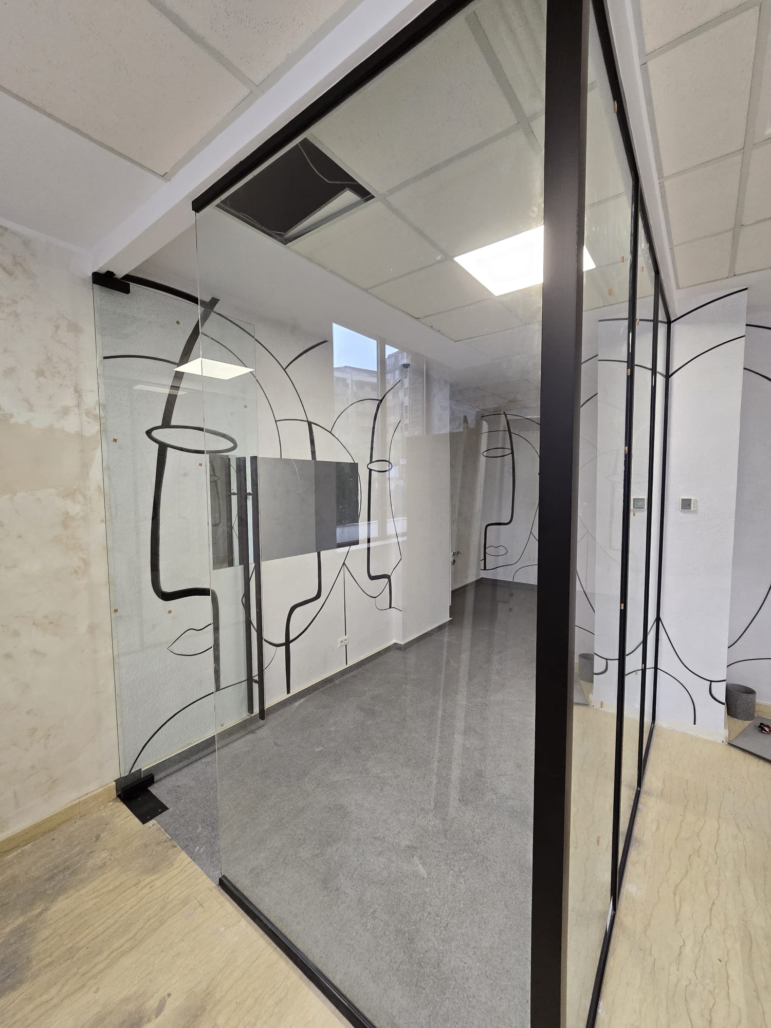 Tâmplărie PVC și Aluminiu