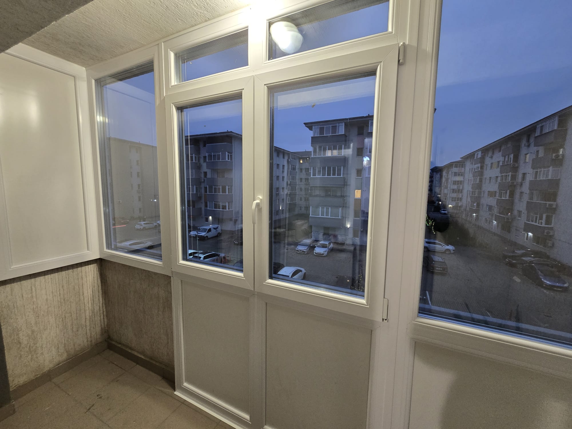 Tâmplărie PVC și Aluminiu