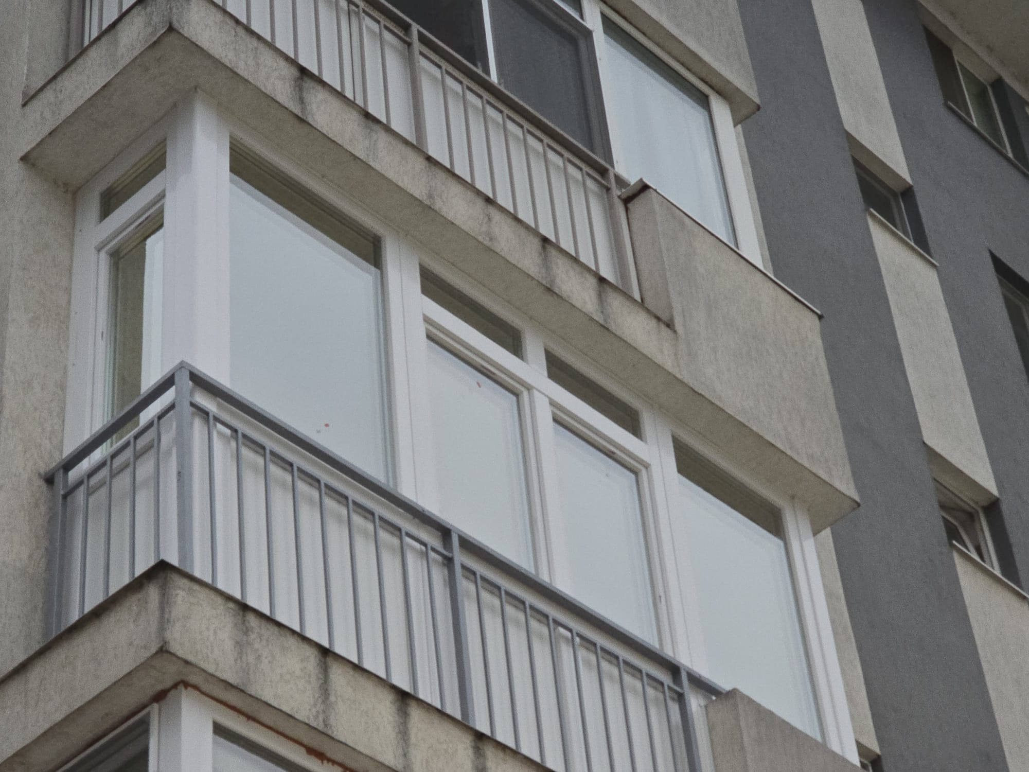 Tâmplărie PVC și Aluminiu