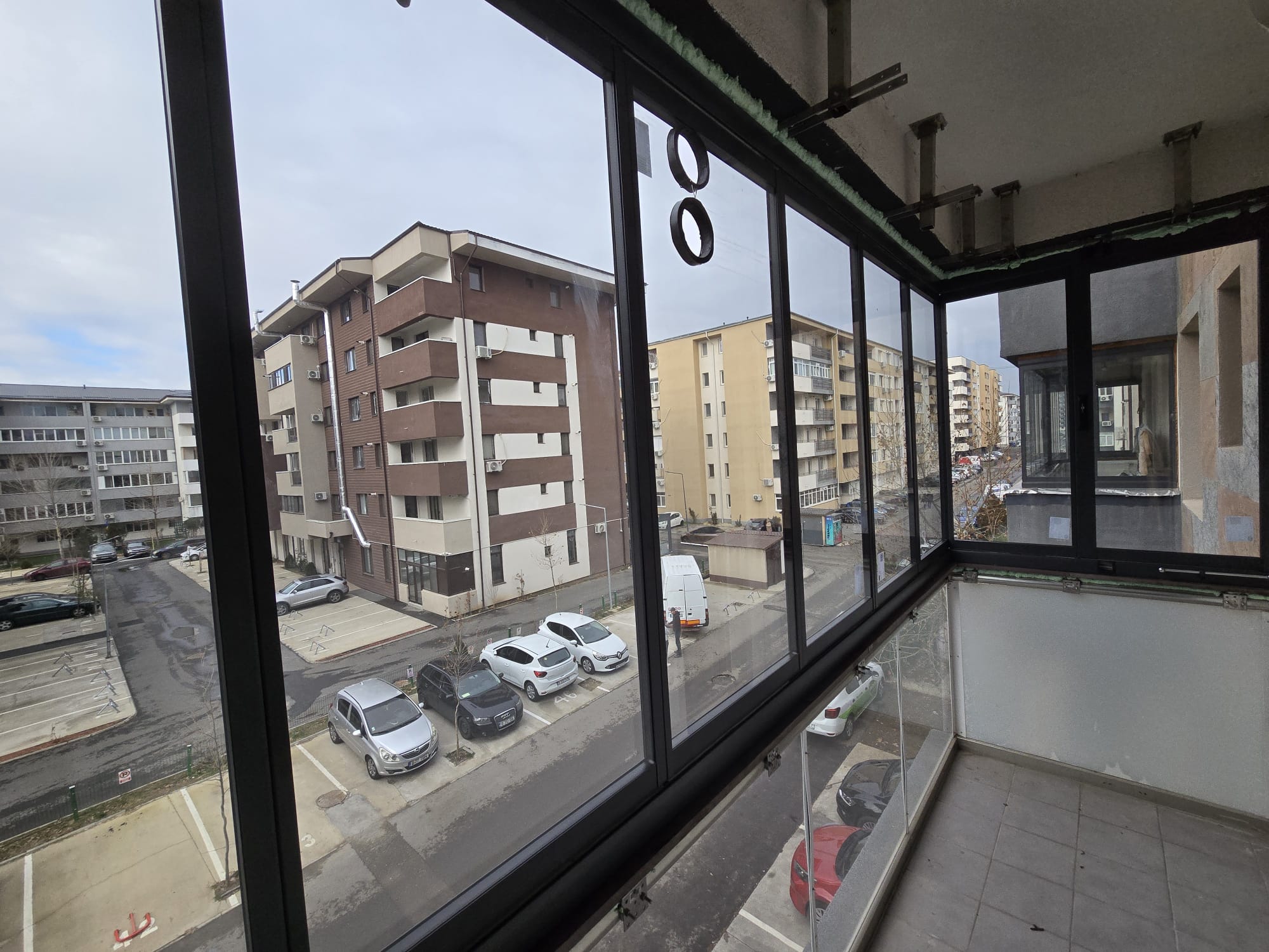 Tâmplărie PVC și Aluminiu